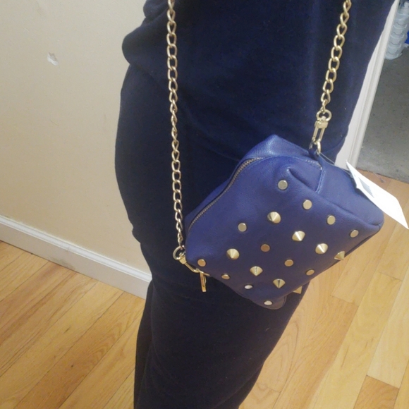 Handbags - Picture 1 of 5